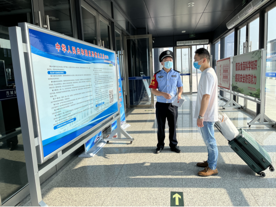 洛陽鐵路公安處方城站派出所組織開展反恐法宣傳活動(通訊員胡文龍)(1)234