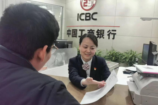 最美客服經理袁建霞:一份責任,十年堅守12.26(3)449