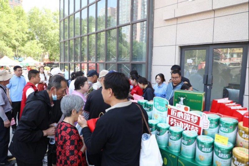 【配圖版洛陽站】洛陽禮潮|伊利X同仁堂攜手大張實業完成一場千年的健康接力(1)(2)1365